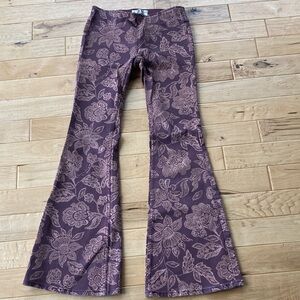 We The Free Mauve Floral Patterned Pull On Flare Jeans